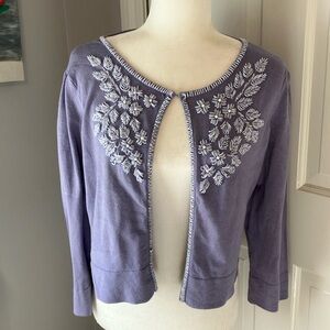 Lilac beaded front clasp short sweater L